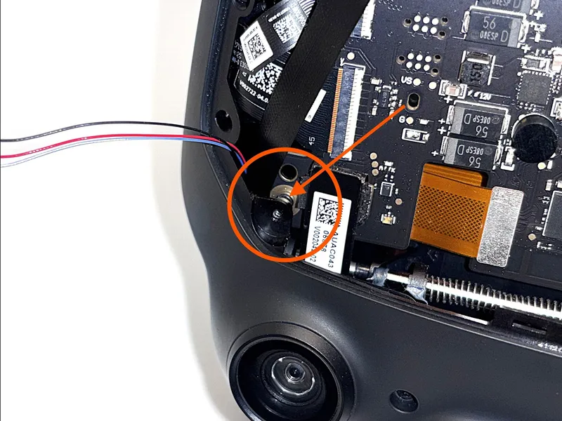 Overview of the cable routing gap on the left side