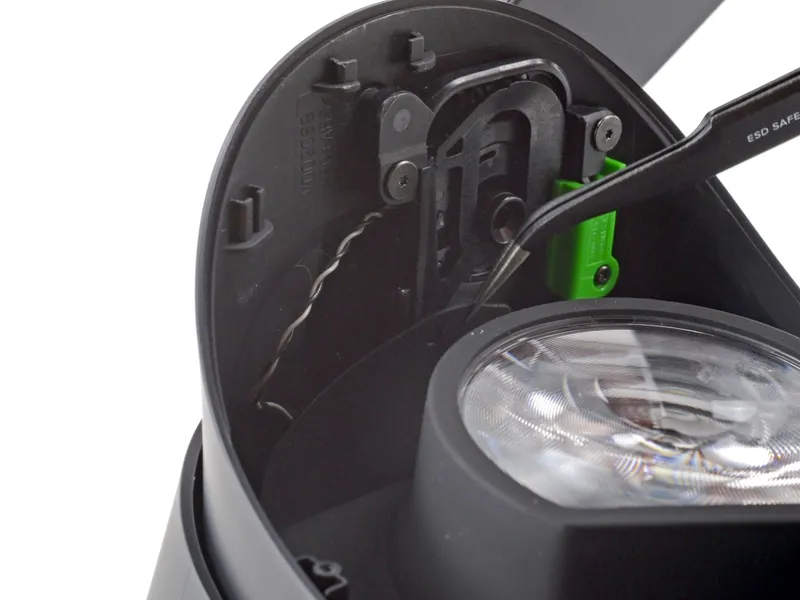 Attaching the right edge of the gasket